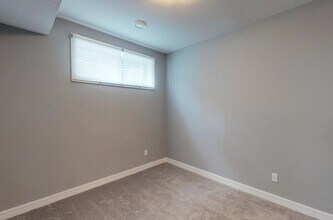 2113 Auxier Ct SW in Edmonton, AB - Building Photo - Building Photo