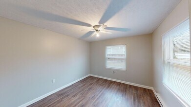 Oak Park Apartments in Lewisburg, TN - Foto de edificio - Interior Photo