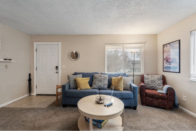 1326 Westend Ave in Colorado Springs, CO - Foto de edificio - Building Photo