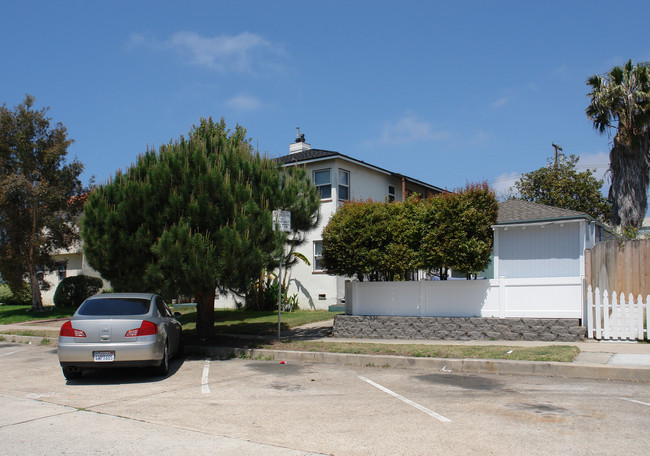 926-932 Emerald St in San Diego, CA - Foto de edificio - Building Photo
