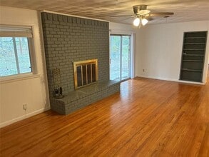 1001 Crestview Dr in Cedar Hill, TX - Building Photo - Building Photo