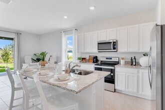 1785 Wooden St in Davenport, FL - Building Photo - Building Photo