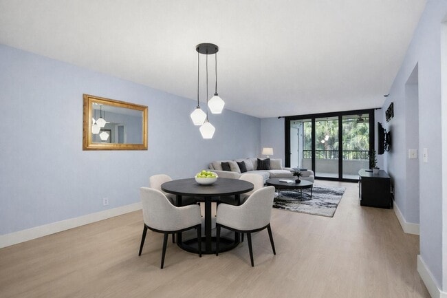 2070 Homewood Blvd in Delray Beach, FL - Building Photo - Building Photo