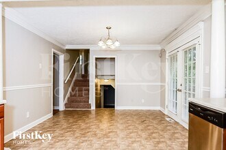 6153 Continental Cir in Morrow, GA - Foto de edificio - Building Photo