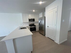 23437 Firelight Dr in Elgin, TX - Building Photo - Building Photo