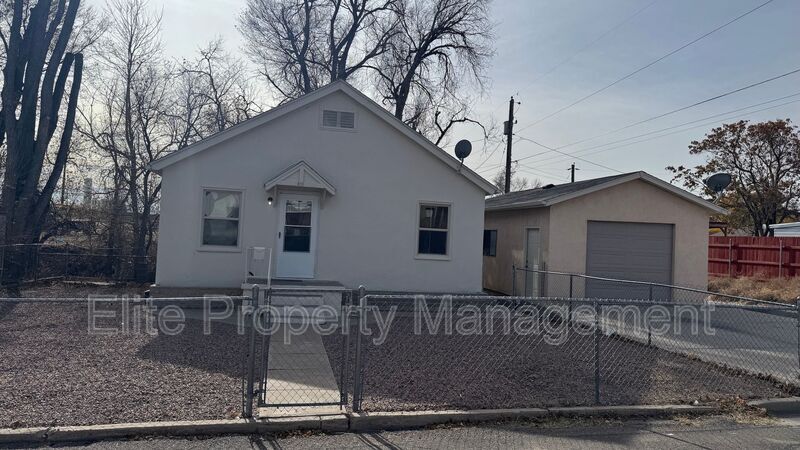 910 E Mesa Ave in Pueblo, CO - Building Photo