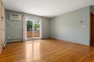 76 Lionel Ave in Waltham, MA - Building Photo - Building Photo