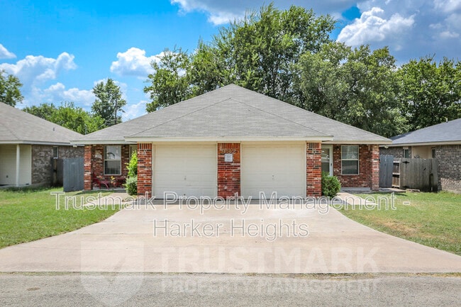 property at 932 Maplewood Dr