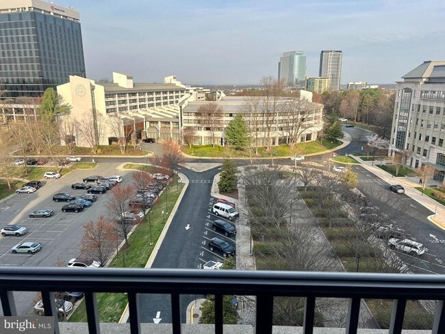 11760 Sunrise Valley Dr in Reston, VA - Building Photo - Building Photo