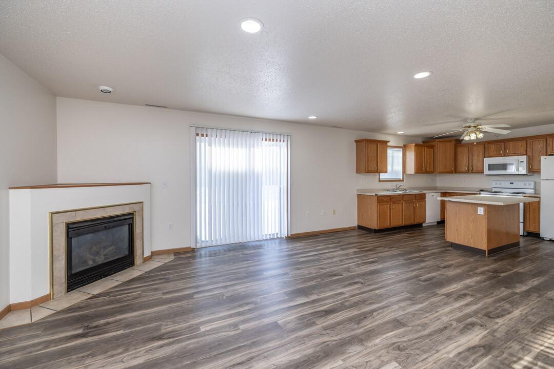 Wheatland Townhomes in Fargo, ND - Building Photo