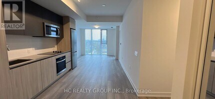 5858 Yonge St in Toronto, ON - Building Photo - Building Photo