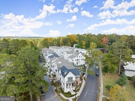 4001 Haverhill Dr NE in Atlanta, GA - Foto de edificio - Building Photo