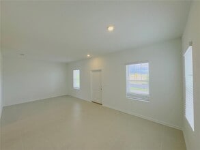 5872 Meditation Dr in Clermont, FL - Building Photo - Building Photo