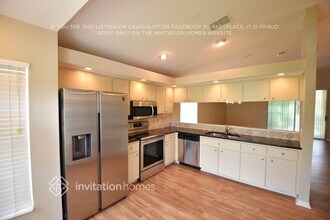 10904 New Brighton Ct in New Port Richey, FL - Foto de edificio - Building Photo