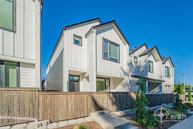 16326 NE 20th St in Vancouver, WA - Building Photo - Building Photo