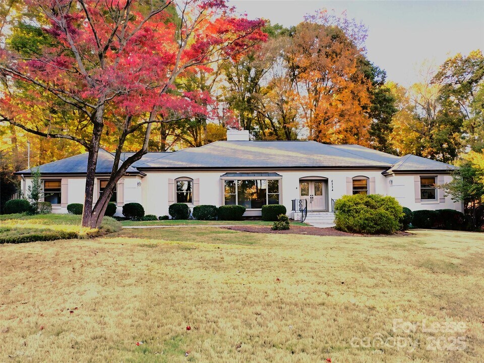 6334 Fair Valley Dr in Charlotte, NC - Building Photo