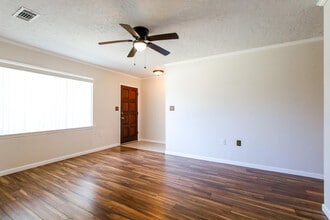 44 9th St in Shalimar, FL - Foto de edificio - Building Photo