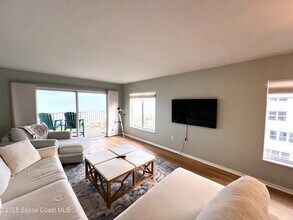 299 N Atlantic Ave in Cocoa Beach, FL - Building Photo - Building Photo