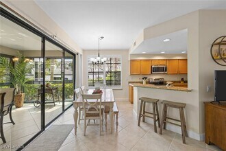 27190 Oakwood Lake Dr in Bonita Springs, FL - Building Photo - Building Photo