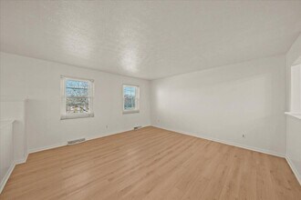 2237 Wideview Dr in Covington, KY - Building Photo - Building Photo