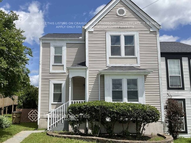 property at 302 Nesbitt Ln