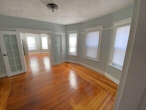 7 Bay State Ave, Unit 3 in Somerville, MA - Building Photo - Building Photo