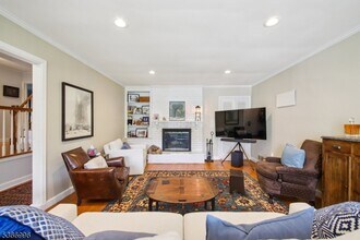19 Claremont Dr in Millburn, NJ - Building Photo - Building Photo