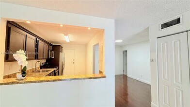 1465 NE 123rd St in North Miami, FL - Building Photo - Building Photo