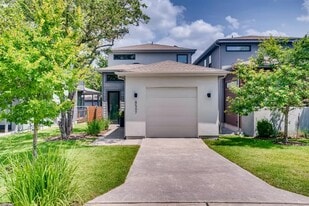 8507 Honeysuckle Trail in Austin, TX - Building Photo