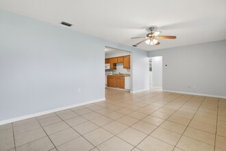 4220 38th Ave N in St. Petersburg, FL - Building Photo - Building Photo