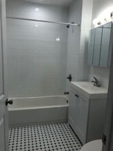 512 E 188th St, Unit #3 in Bronx, NY - Building Photo - Building Photo