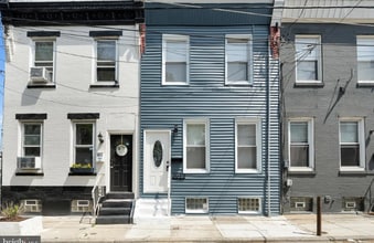 2011 Vici St in Philadelphia, PA - Building Photo - Building Photo