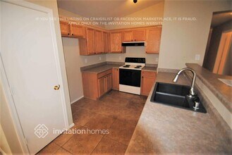 12470 W Hearn Rd in El Mirage, AZ - Building Photo - Building Photo