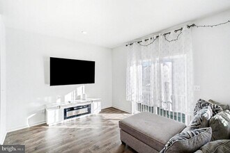 423 Honeyberry Ln in Fredericksburg, VA - Building Photo - Building Photo