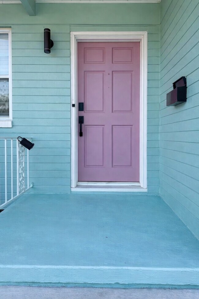 6910 Corkwood Rd in Jacksonville, FL - Building Photo - Building Photo