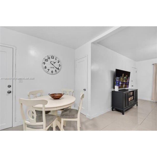 3 Navarre Ave in Coral Gables, FL - Building Photo - Building Photo