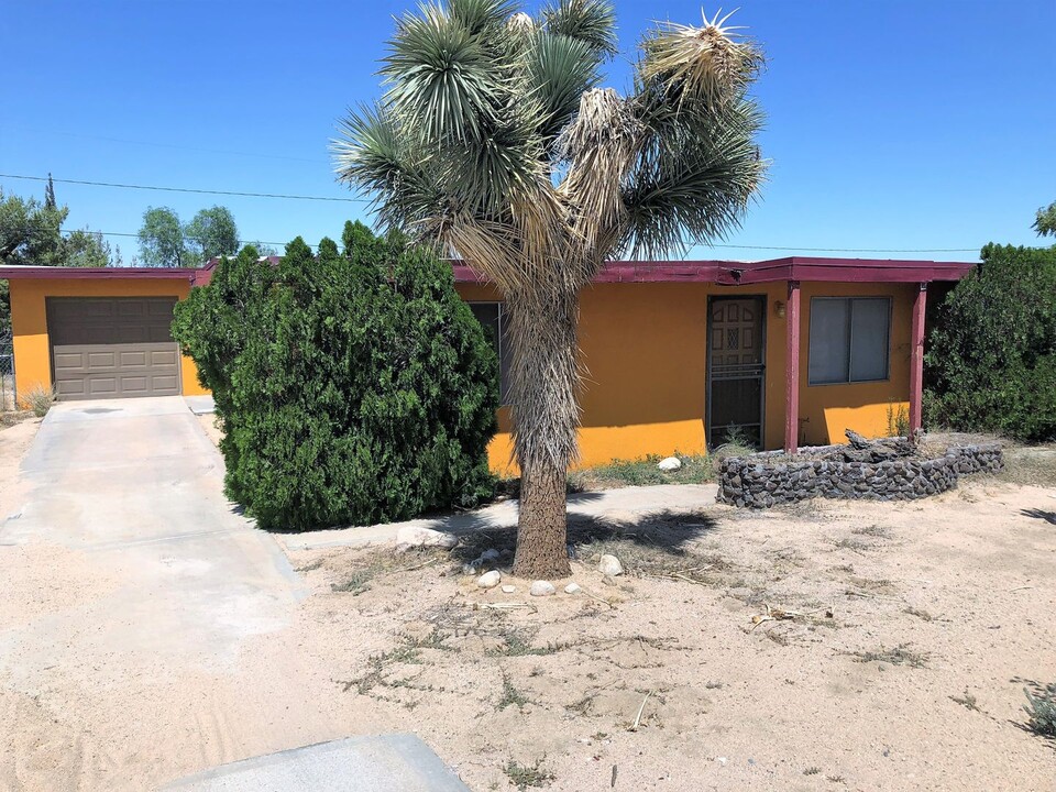 61606 Adobe Dr in Joshua Tree, CA - Building Photo