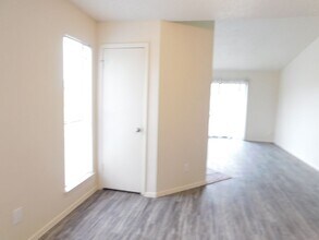 1910 West Loop-Unit -D in Austin, TX - Foto de edificio - Building Photo