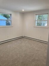 15 Walsh Rd in Bedford, MA - Building Photo - Building Photo