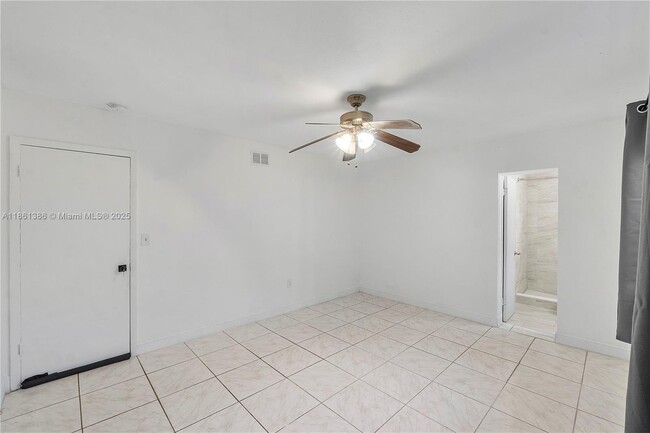 7812 Juniper St in Miramar, FL - Building Photo - Building Photo