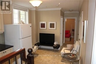 202C Finch Ave E in Toronto, ON - Building Photo - Building Photo