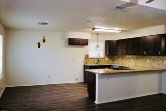 302 Shady Valley Dr in Mansfield, TX - Building Photo - Building Photo