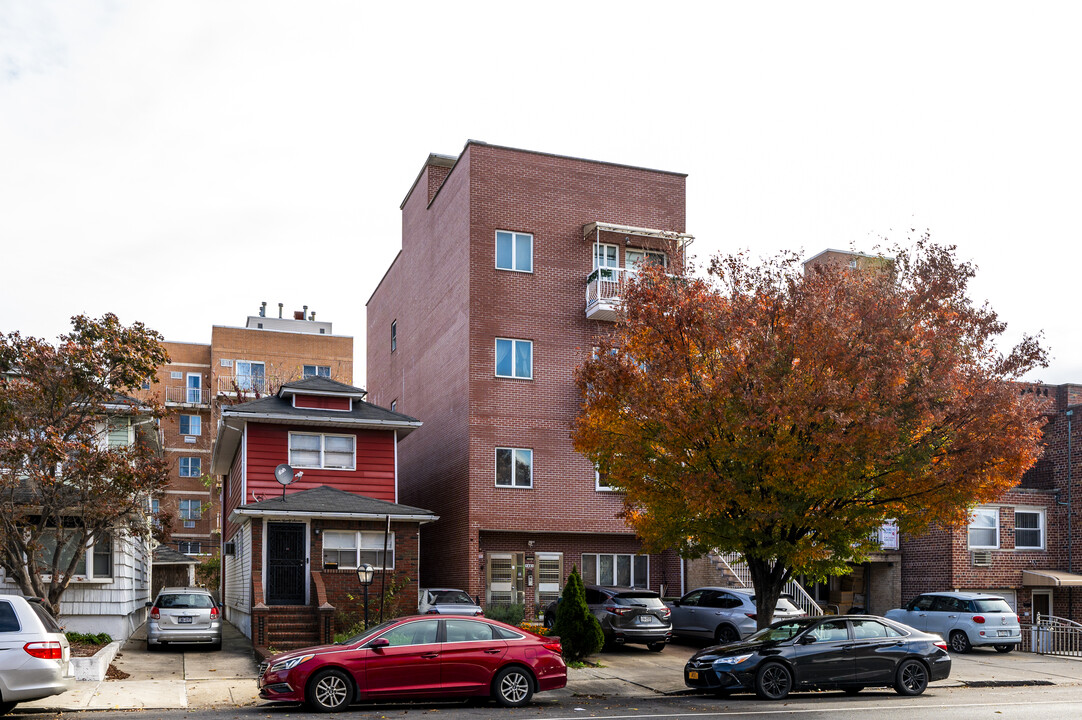 1401 W 6th St in Brooklyn, NY - Foto de edificio