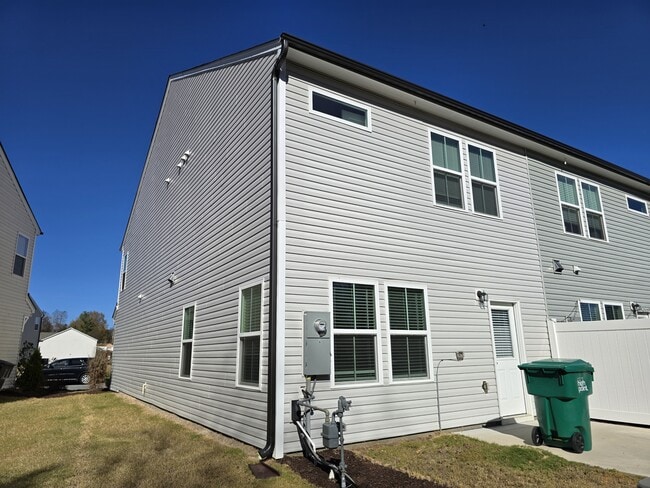 865 Falls Grove Trl in High Point, NC - Building Photo - Building Photo