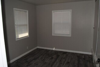 2304 Elaine St in Bakersfield, CA - Building Photo - Building Photo