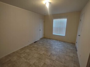 2304 Wellington Green Dr in Clarksville, IN - Building Photo - Building Photo