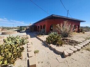 72976 Sullivan Rd in Twentynine Palms, CA - Building Photo - Building Photo