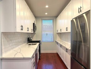 39-47-47 50th Ave, Unit 2nd Fl in Queens, NY - Building Photo - Building Photo