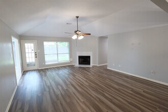 17427 Hamilwood Dr in Houston, TX - Building Photo - Building Photo