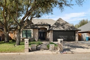 19 N 21st St in McAllen, TX - Building Photo